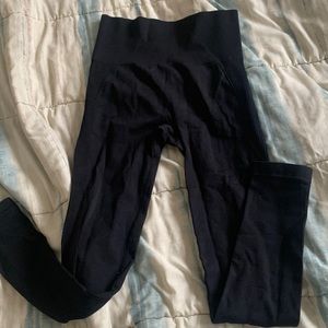 EliskaFitness Black Scrunch Leggings